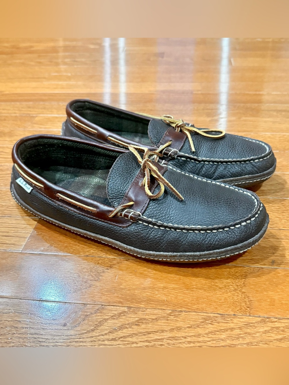LL Bean Mens 12 Handsewn Moccasin Slippers Leather Flannel Lined Loafers Moc Toe